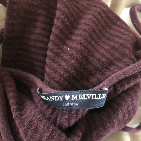 Brandy Melville Crop Top - Picture 3 of 3